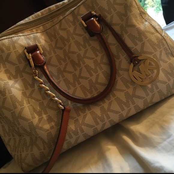 Michael Kors Bag - Picture 2 of 2